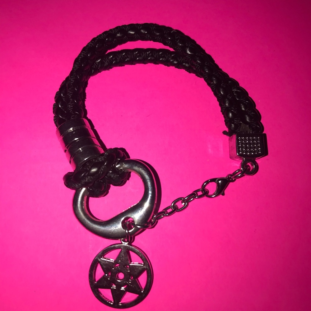 BLACK STAR BRACELET!!